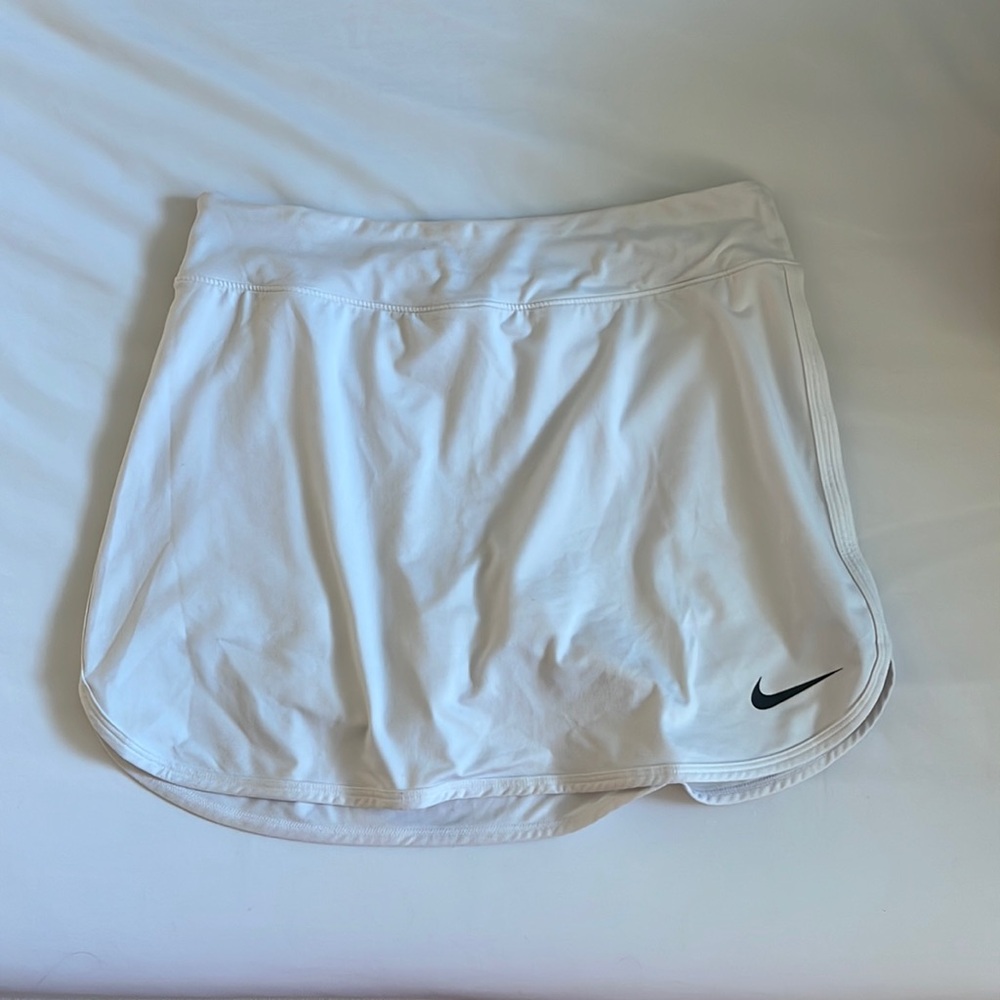 Nike tennis skirt w shorts SIZE S